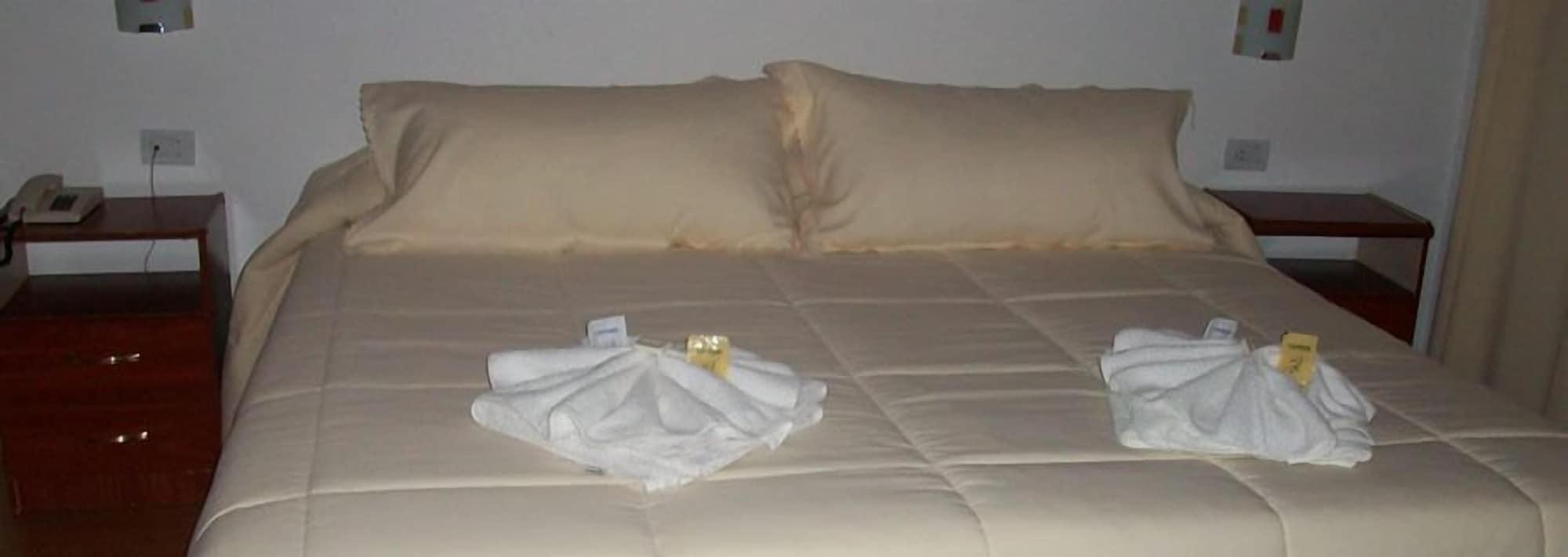 Hotel Aoma Villa Carlos Paz Eksteriør billede